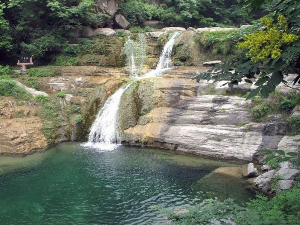 潭瀑峡
