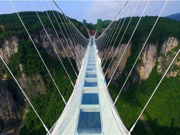 张家界第一玻璃桥.jpg